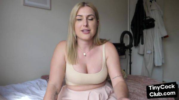 Solo SPH busty femdom babe talks dirty about losers - Britain on supertitlovers.com
